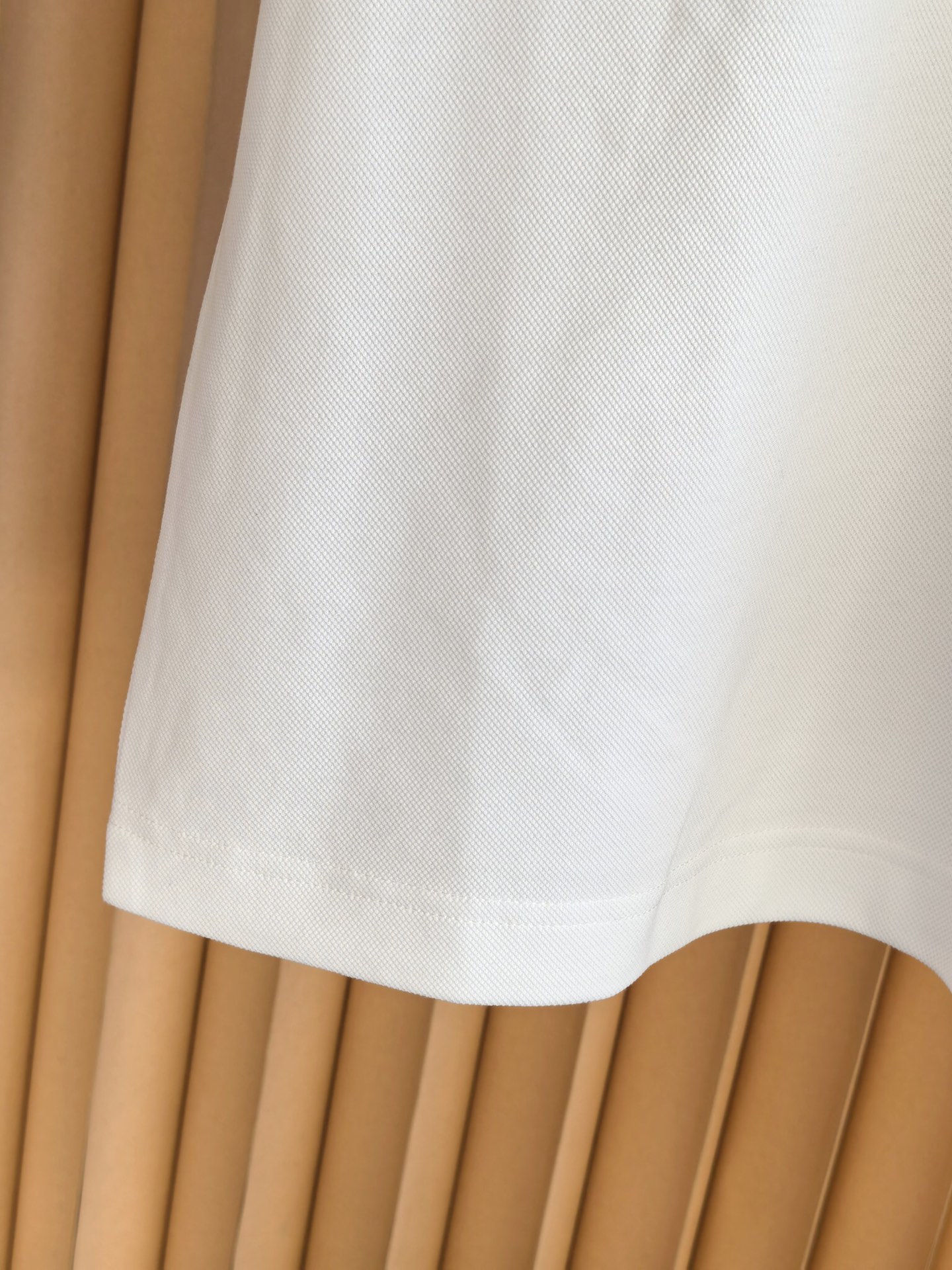 Dior，迪奥2026新款羊毛混纺双面珠地Polo衫• 双面珠地肌理：正面立体透气，保持商务造型挺括不软