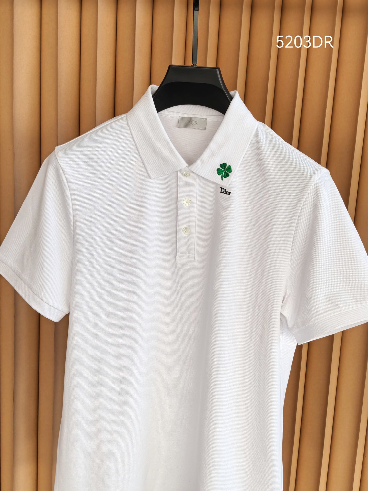 Dior，迪奥2026新款羊毛混纺双面珠地Polo衫• 双面珠地肌理：正面立体透气，保持商务造型挺括不软