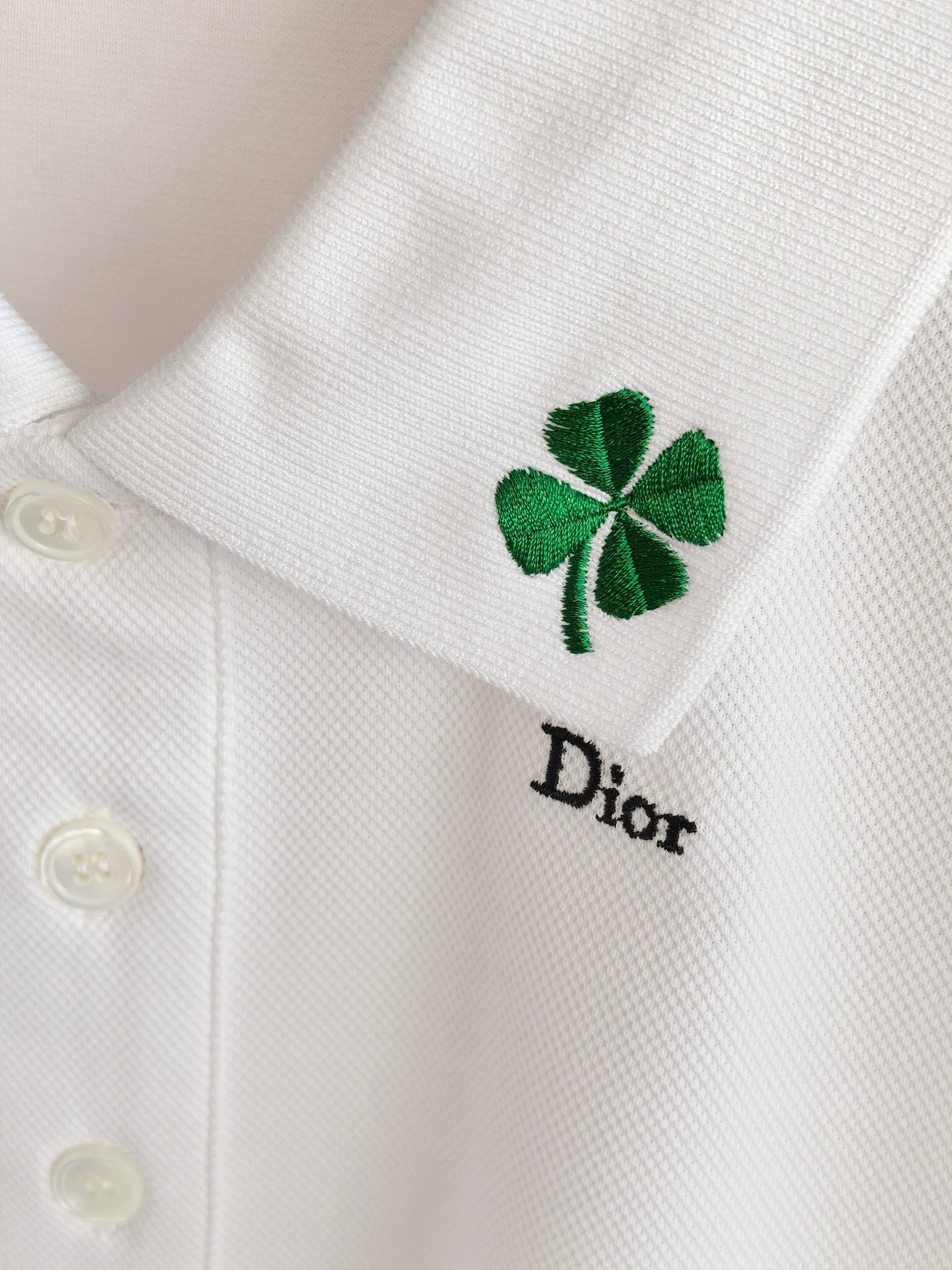 Dior，迪奥2026新款羊毛混纺双面珠地Polo衫• 双面珠地肌理：正面立体透气，保持商务造型挺括不软