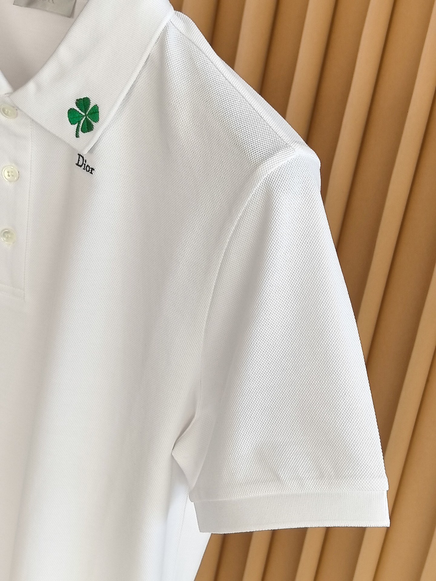 Dior，迪奥2026新款羊毛混纺双面珠地Polo衫• 双面珠地肌理：正面立体透气，保持商务造型挺括不软