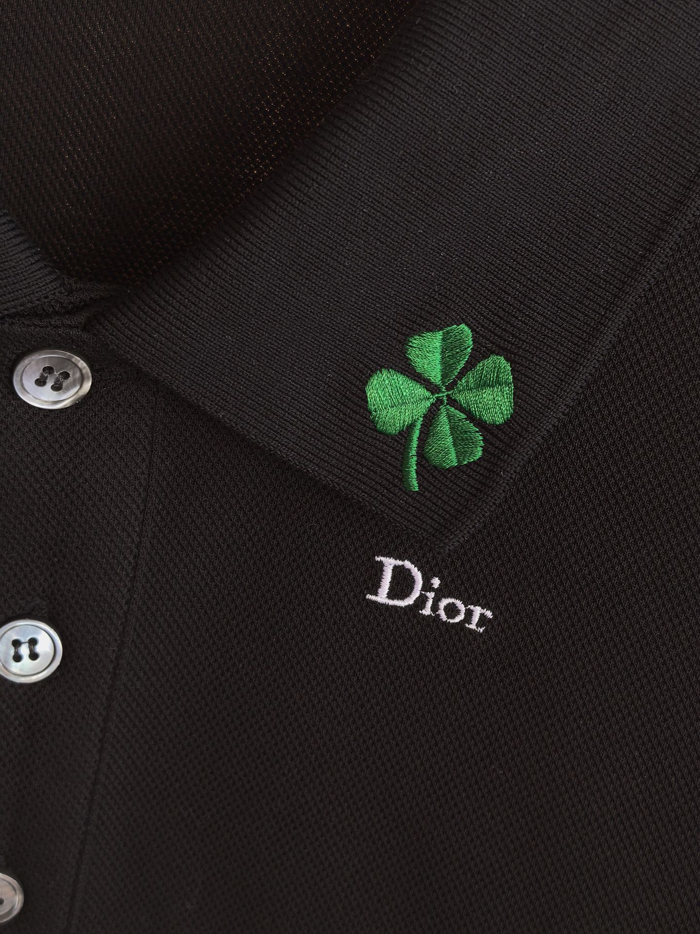 Dior，迪奥2026新款羊毛混纺双面珠地Polo衫• 双面珠地肌理：正面立体透气，保持商务造型挺括不软