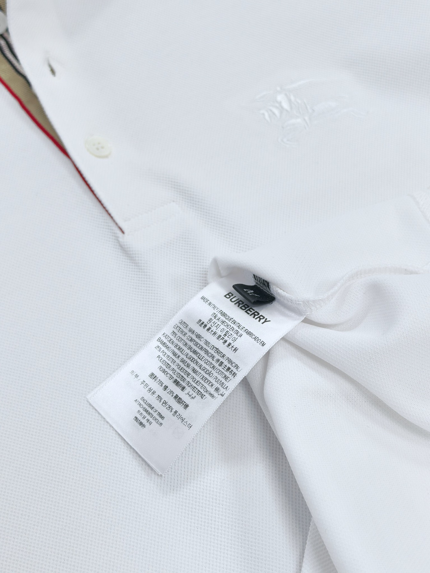 Burberr*y 巴宝莉羊毛混纺Polo衫，甄选羊毛双面珠地面料，外层肌理挺括抗皱，内层细腻亲肤锁温。