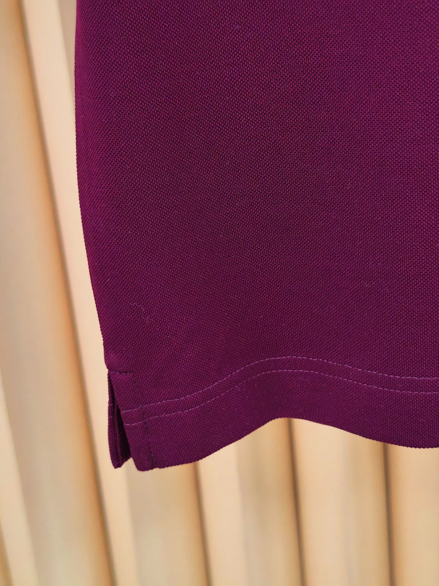 Burberr*y 巴宝莉羊毛混纺Polo衫，甄选羊毛双面珠地面料，外层肌理挺括抗皱，内层细腻亲肤锁温。