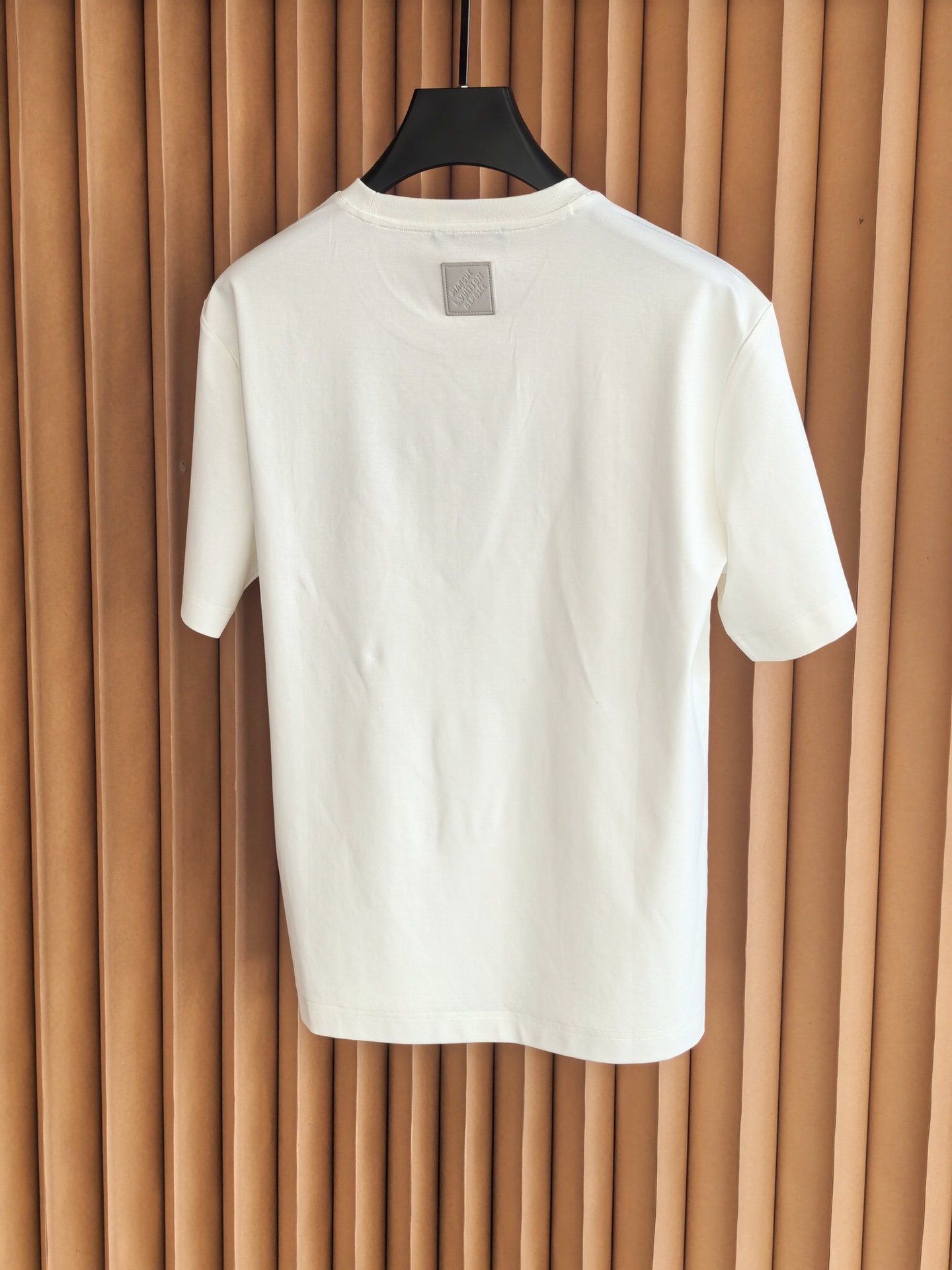 Louis Vuitton* LV，路易威登刺绣圆领T恤 甄选高支丝光双面面料，经双道丝光工艺淬炼，如丝