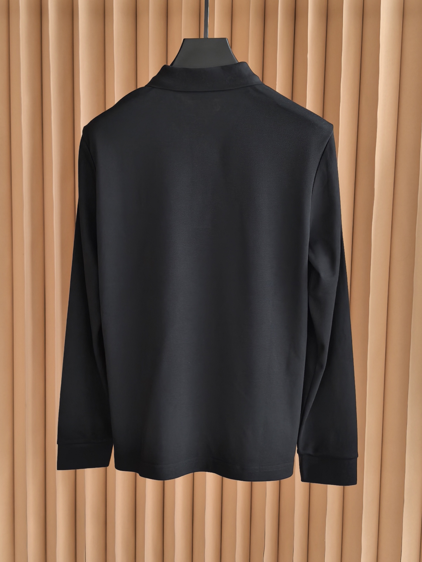 Brioni，布里奥尼2026新款桑蚕丝双面珠地长袖Polo 甄选高比例桑蚕丝+长绒棉做双面一体珠地网眼织造，区别普通单