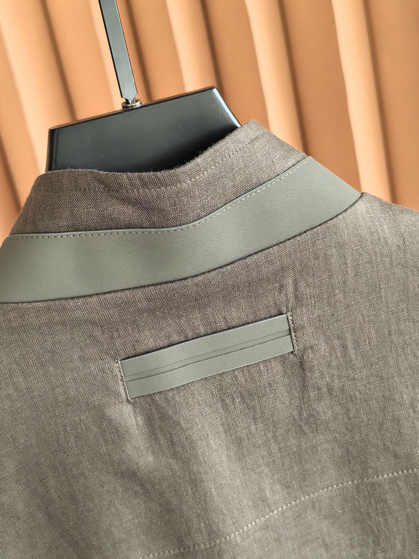 ZEGNA，杰尼亚2026新款立领轻奢马甲 正统意式匠造，主体面布甄选高端丝麻面料，内里甄选细腻羊毛衬里，双料黄金搭配，