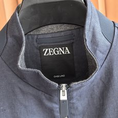 ZEGNA,杰尼亚2026新款立领轻奢马甲 正统意式匠造,主体面布甄选高端丝麻面料,内里甄选细腻羊毛衬里,双料黄金搭配, ZEGNA,杰尼亚2026新款立领轻奢马甲 正统意式匠造,主体面布甄选高端丝麻面料,内里甄选细腻羊毛衬里,双料黄金搭配,