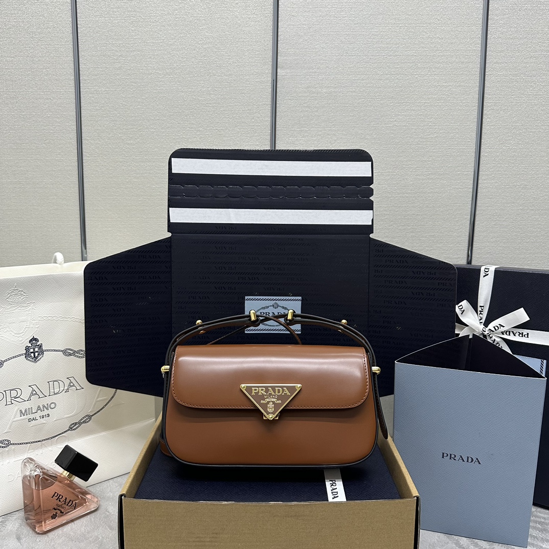 Prada 1bd339 smooth leather, brown