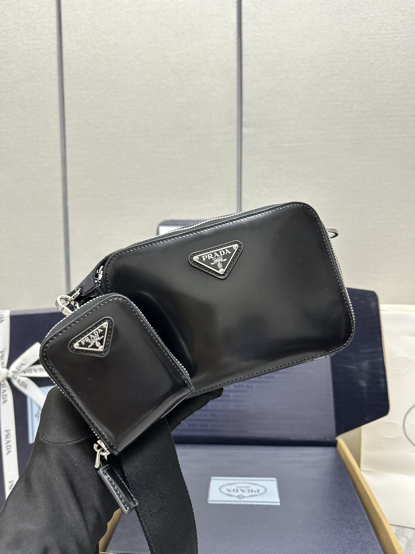 2VH070 Cuero liso, bolso dos en uno