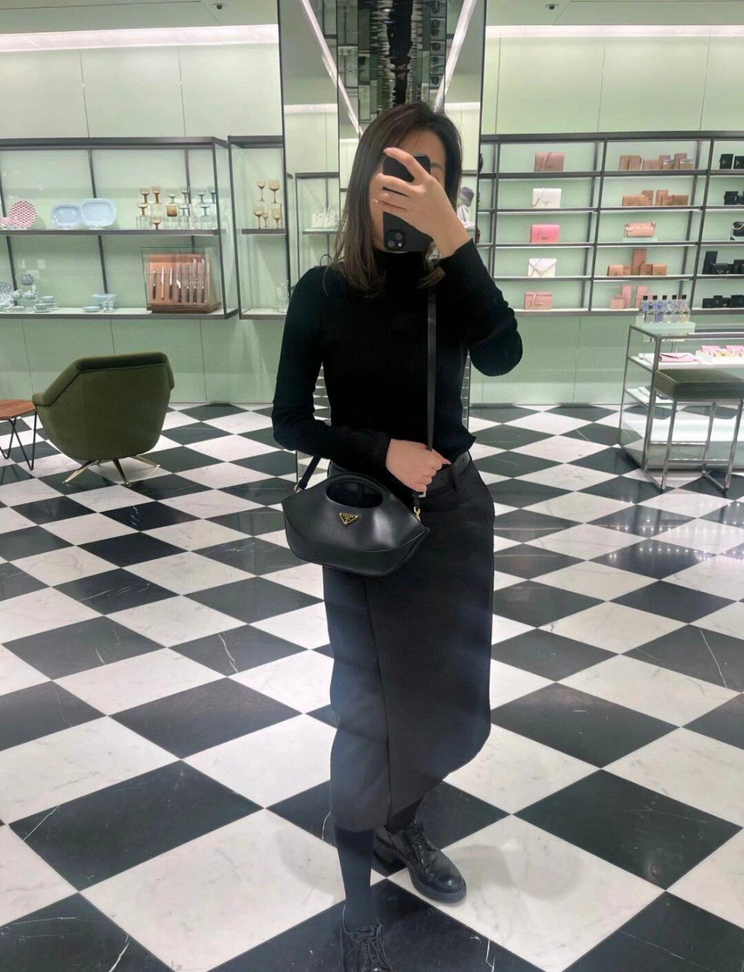 Prada Product _dxFqf0hQD0-7t6X_9-apP8BsKqEvjPBTeAJ9ZaA