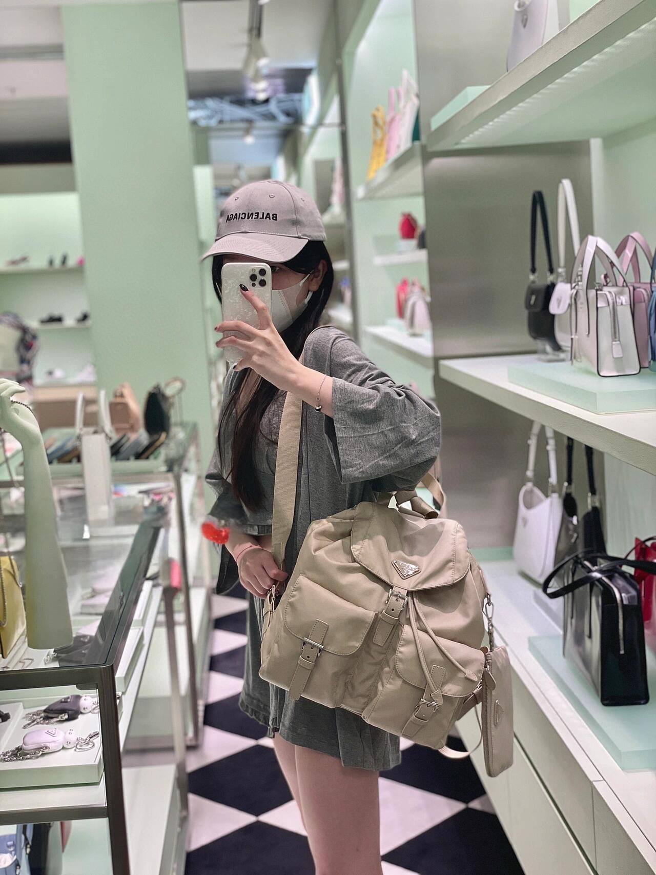 Prada Product _dANqfcSlUYGAcypxNWNScVRS9D3NUhtdC0b9aOg