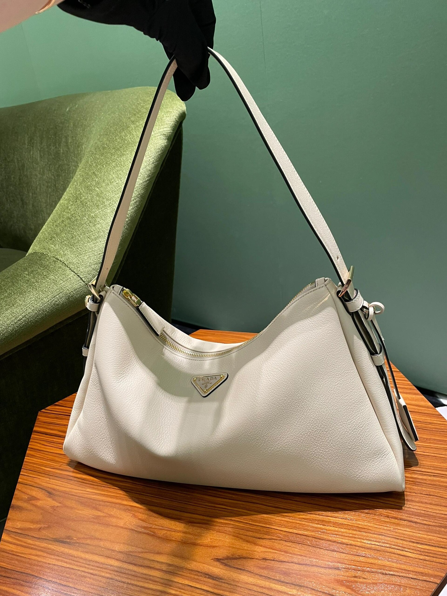 Prada Product _dodqfeFAn9bTTHCuI8Yay0jkmscqOgmONy-9glw
