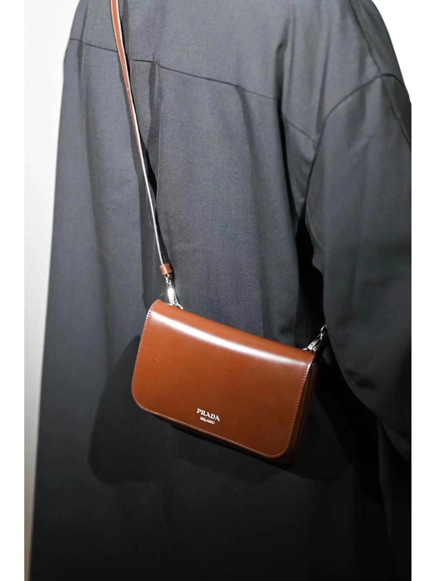 Prada Product _dxxqfTmQRHNstllc7kFP7naajRVJWVxdC8P1M-Q