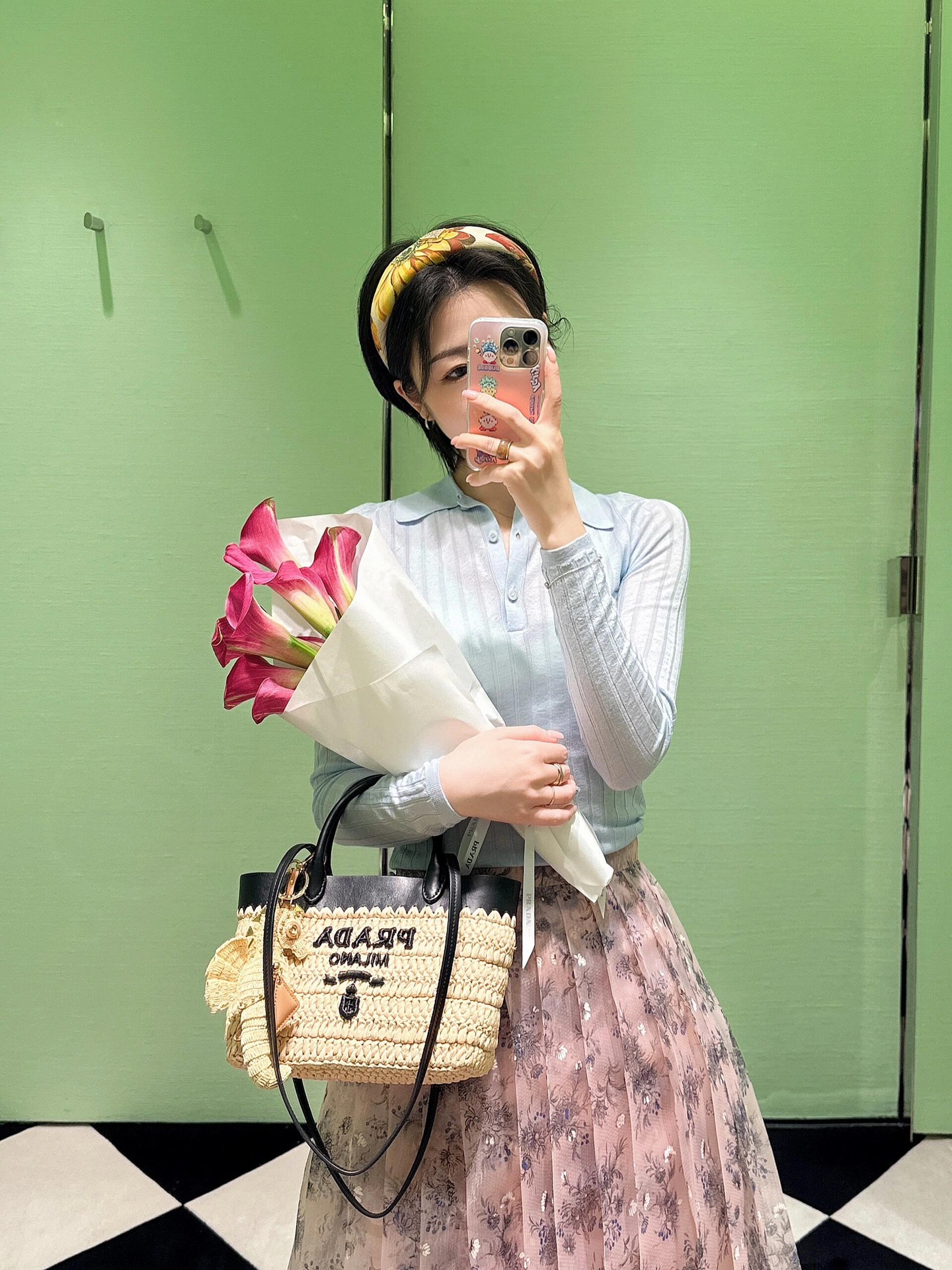 Prada Product _dlIqfNOo0osQ0j6sWvIiXXNe3-eRqltBxN457dQ