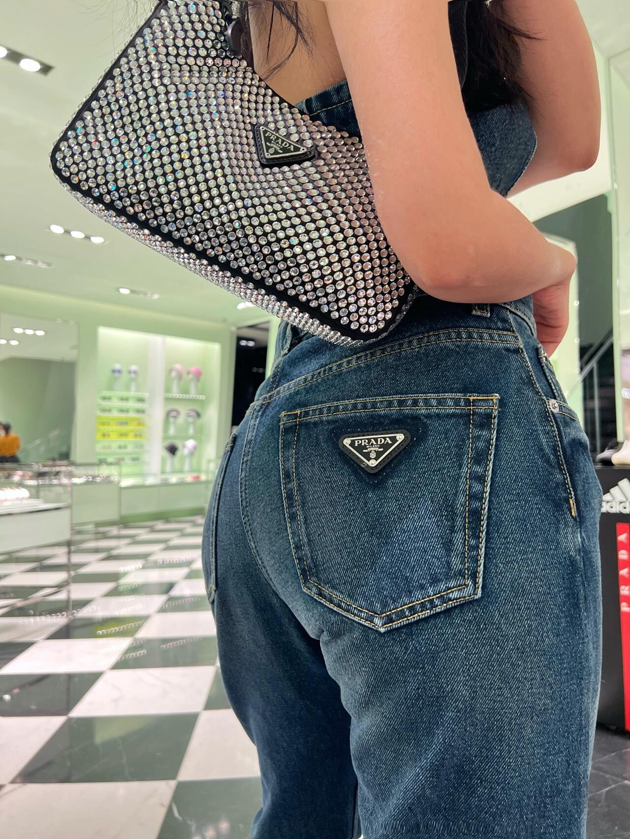 Prada Product _d-WqfaUMzn2p00bnnPvrbG9mVZG2aTt5kMbhaOQ