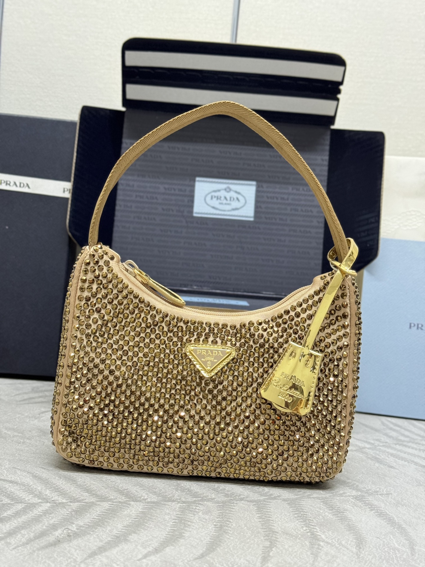 Prada Hobo2000 armpit bag, 1ne515 gold diamond