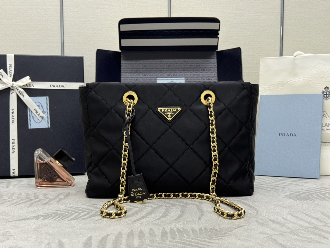 ，(配专柜对版全套包装，独家订制)，🎉中古拉链款中号🎉1BG529中号31cm🎉🎉
这款Vintage中