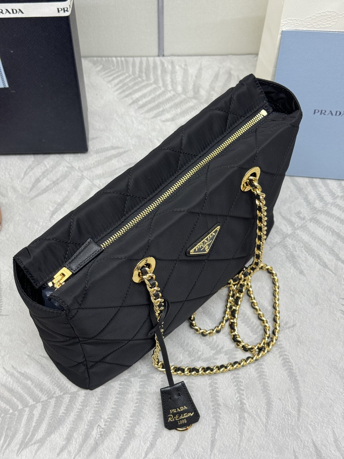 ，(配专柜对版全套包装，独家订制)，🎉中古拉链款中号🎉1BG529中号31cm🎉🎉
这款Vintage中