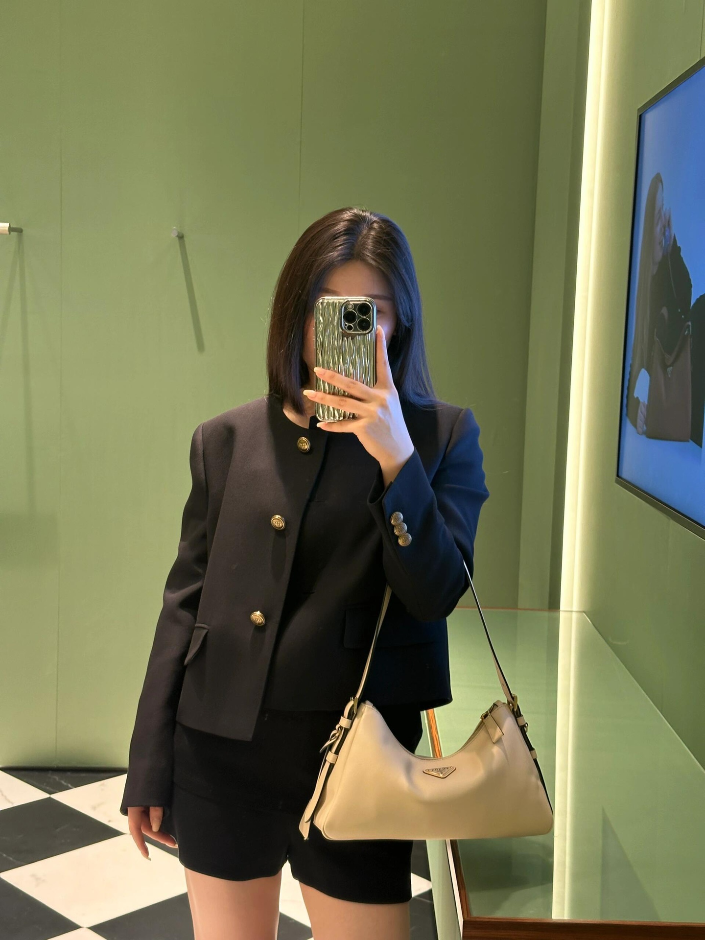 Prada Product _dkdqfaU8xRtU_rOenjhY13MBw96H9whzw80fwUg