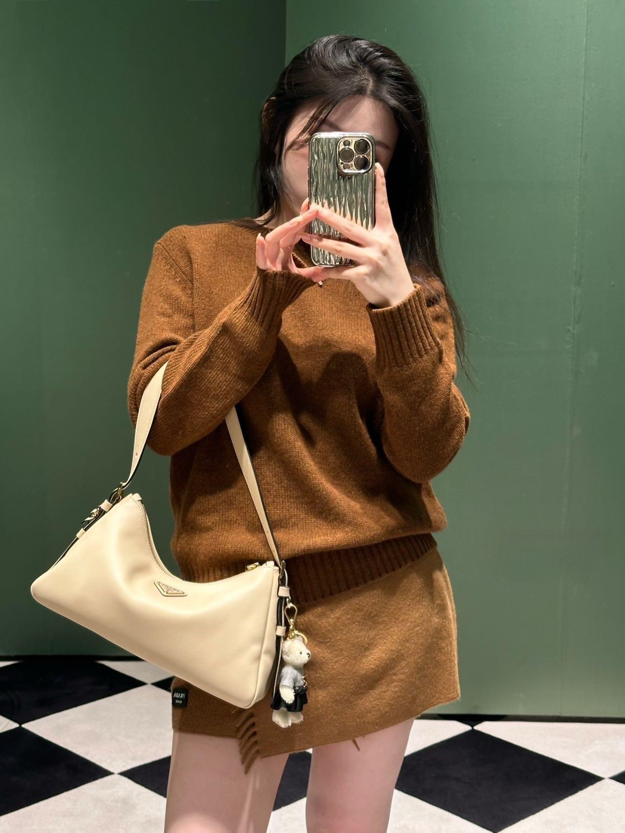 Prada Product _dbWqfyn0UY3pVwYSo1jwbXyOH0UCbEGMfoXgPvQ