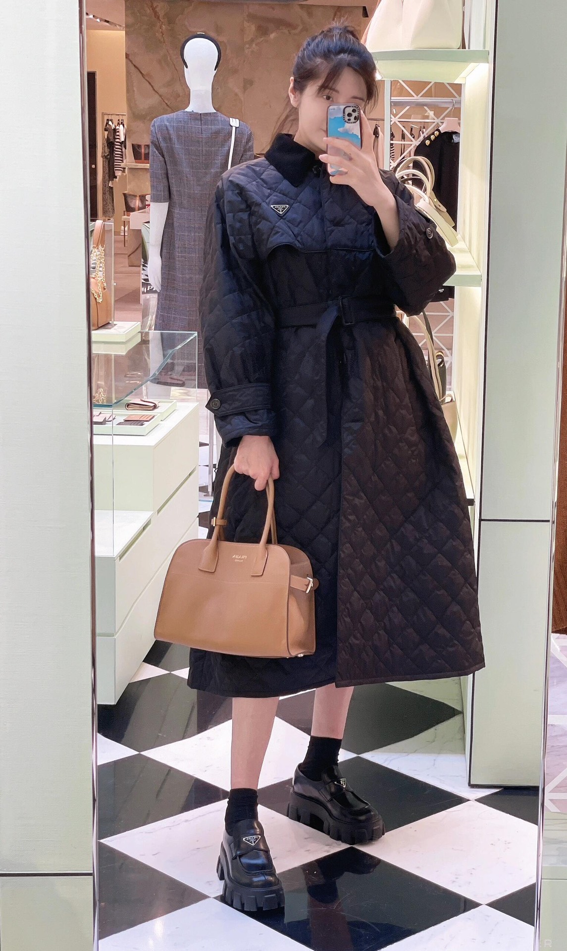 NO:386411,Medium caramel upper body picture, Prada [top original list], prada19860909中号焦糖上身图,普拉达【顶级原单】,prada,Bag