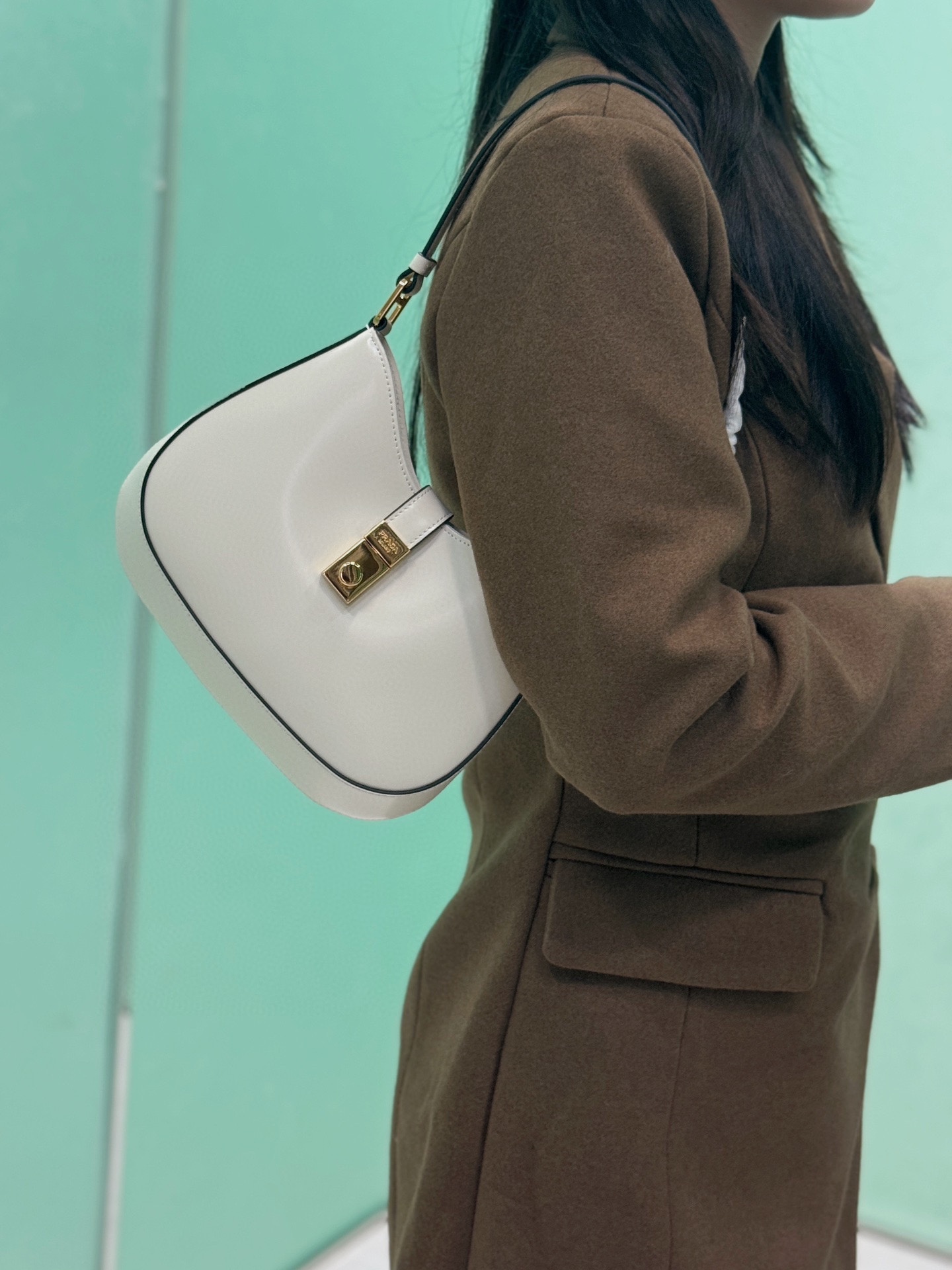 Prada Product _drXqf-Sdq6QLnrmKG85DtzobXNFWfOl35n0oReg