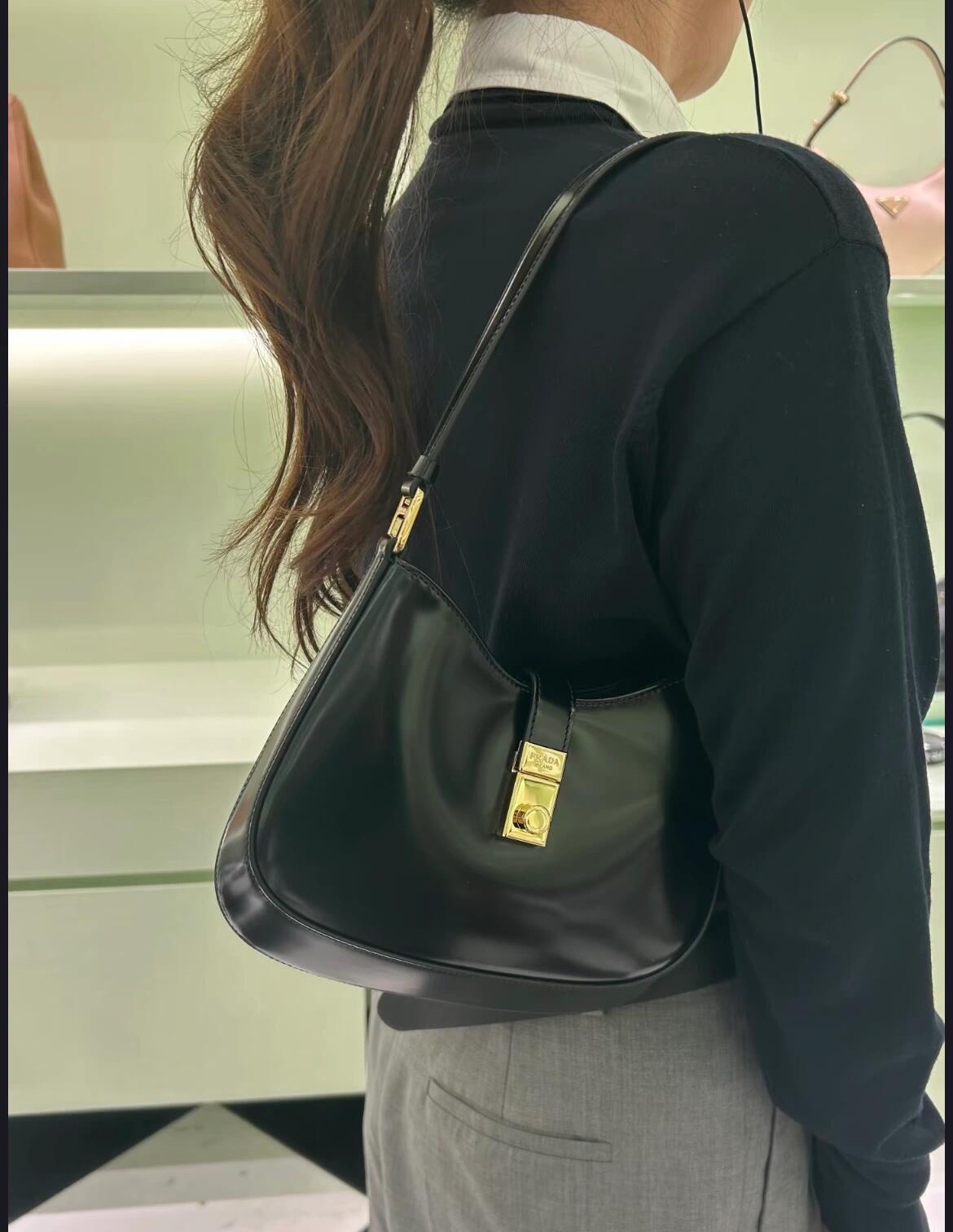 Prada Product _da1qfWPk71s9VBri9KOAlT9sRhkJQpr2YC2qe6A