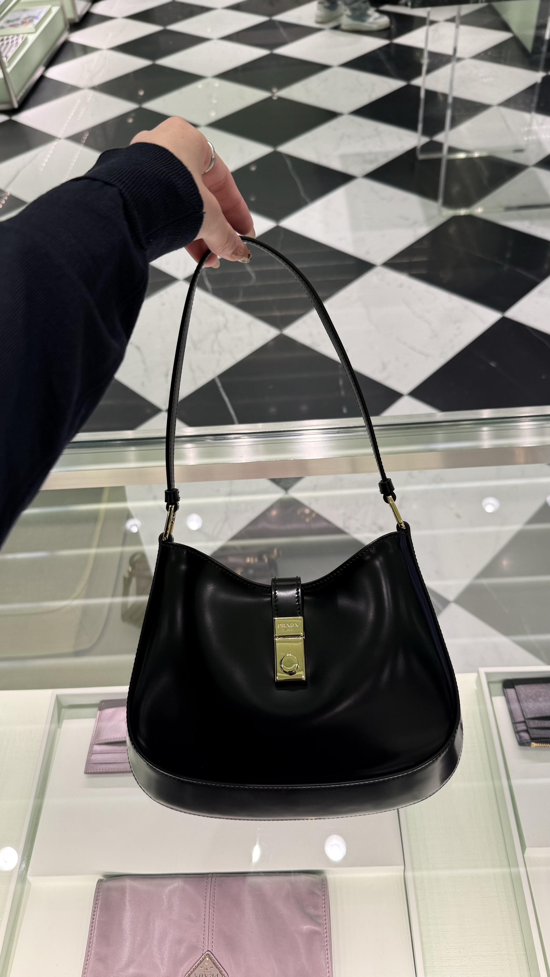 NO:390151,Black upper body picture, Prada [top original list], prada19860909黑色上身图,普拉达【顶级原单】,prada,Bag