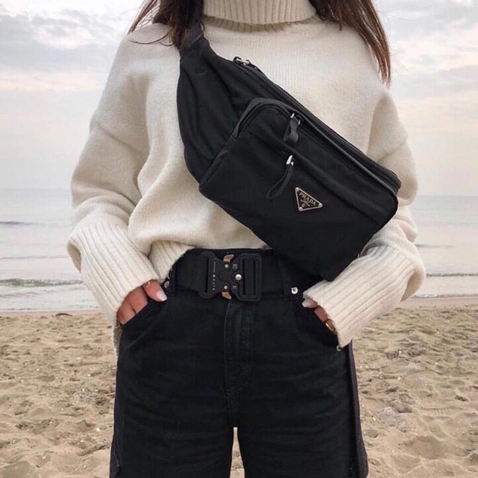 NO:384862,Body picture of waist bag, Prada [top original list], prada19860909腰包上身图,普拉达【顶级原单】,prada,Bag