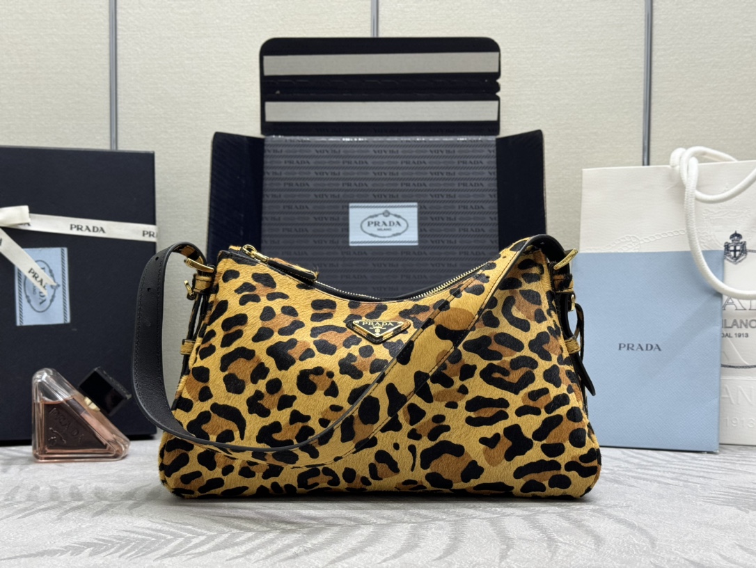 Prada Aimee armpit bag is officially on sale 1BC229 leopard print horse hair