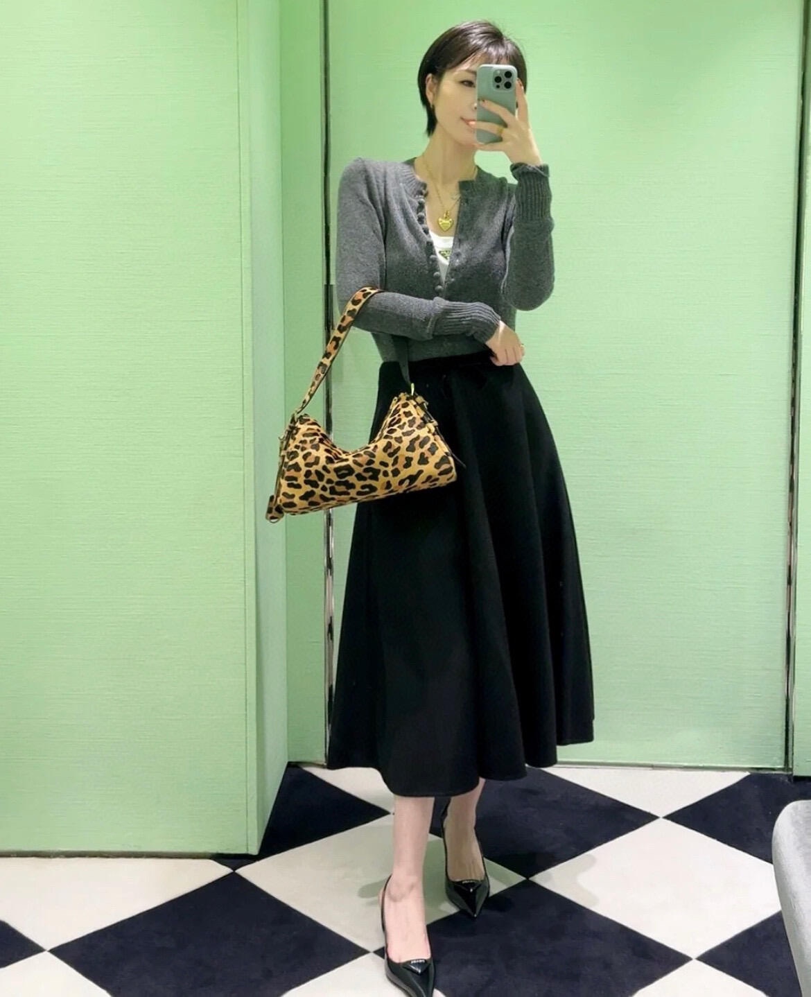Prada Product _dwuqfTEm0Tr-qtzA_5JVpoZ3hOWu62bSOvFFuqg