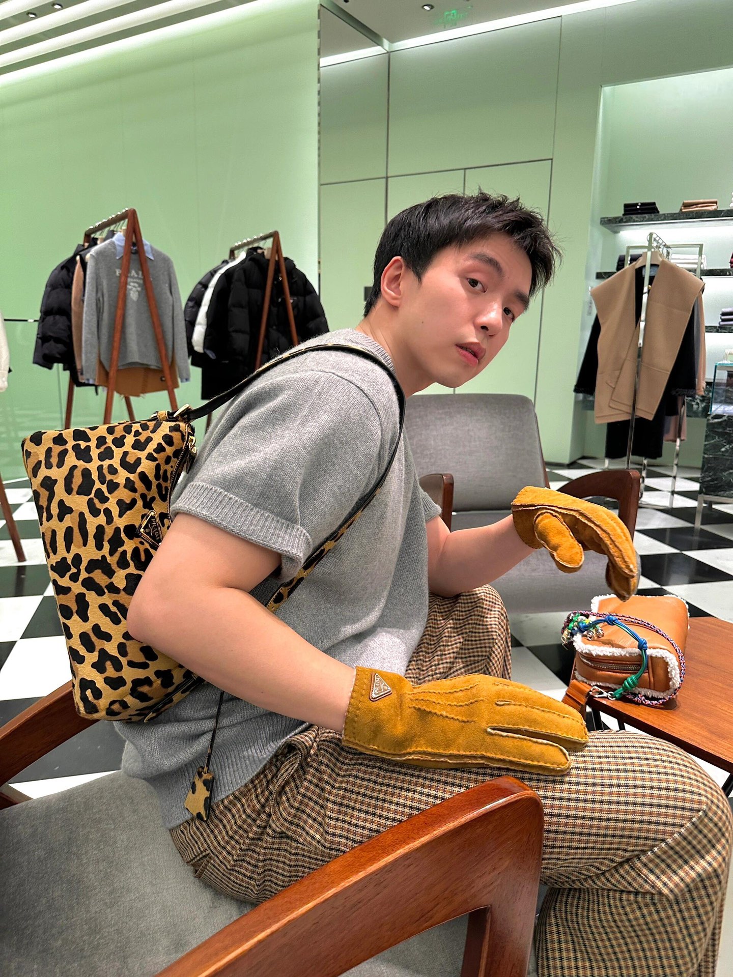 Prada Product _d_wqf0itaka0XEa6KrhrOAB1NzXcfXZYdiTCa0Q