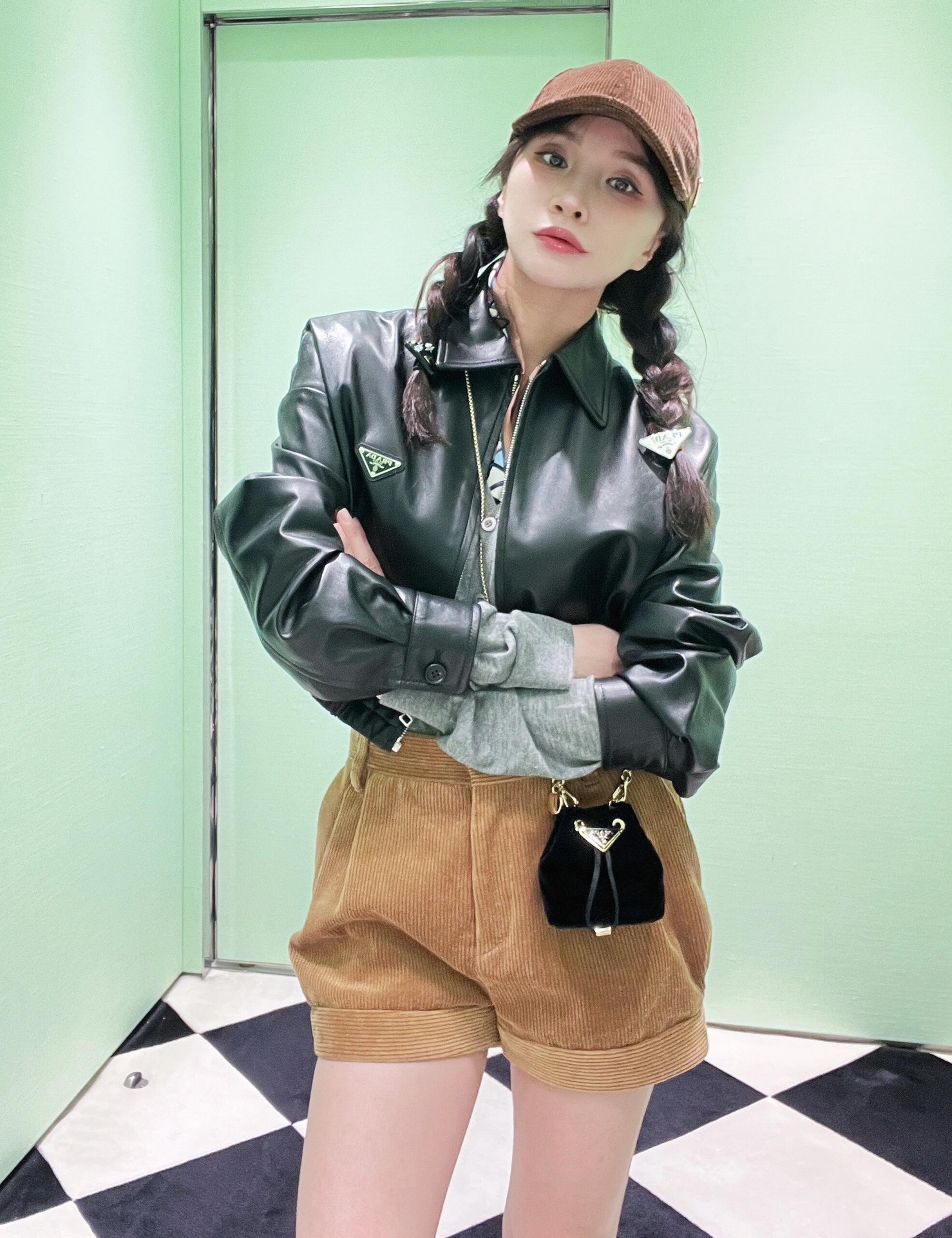 Prada Product _dmFqfuG0_JASzn5D88sXjW7ccs65Mb5aU39cKTw