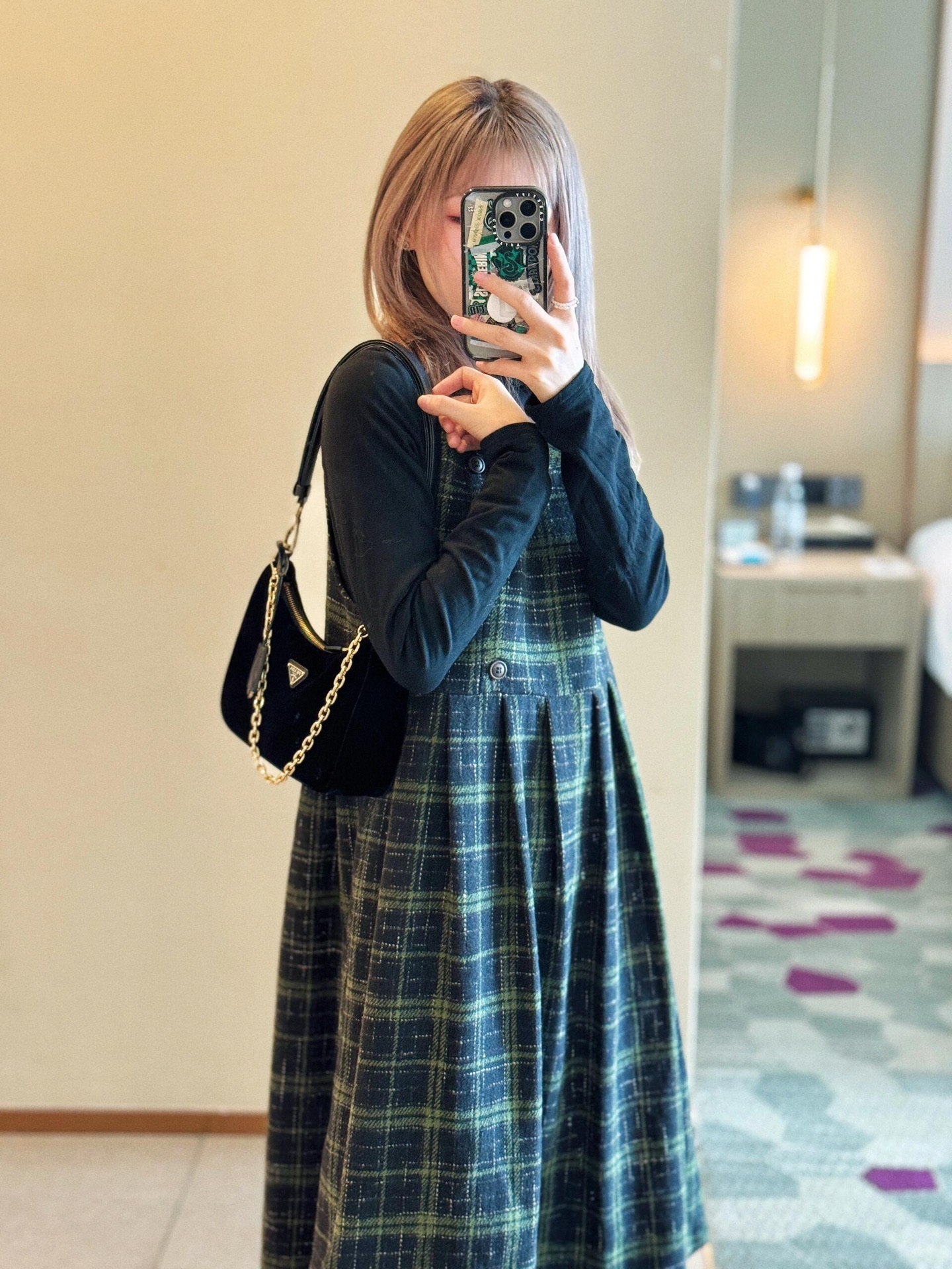 Prada Product _dthqfS67fj3ECkfO-pOanI7QfMu4tz2uQNnm8nA