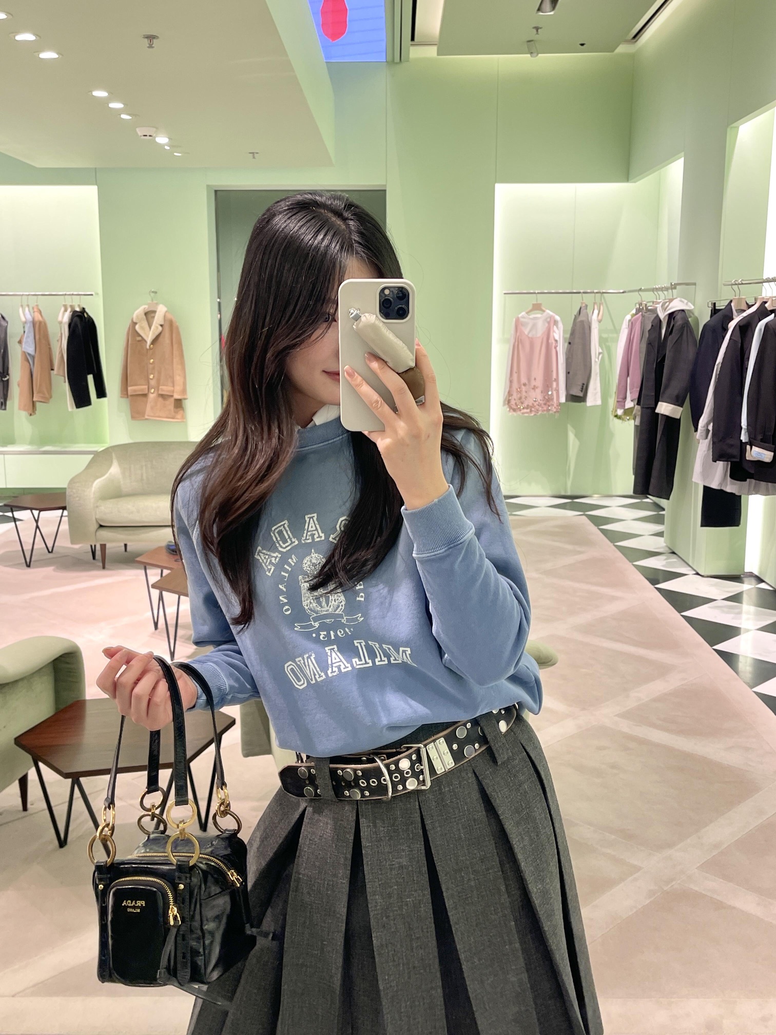 Prada Product _df3qfbmqtxuoB44HQFu4F9wcLmiFPOJUnC2Vo8g