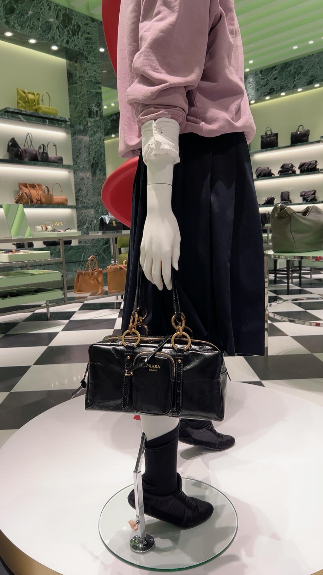 Prada Product _dINqf_WA57fQ-KllJsZbITRmA8Gng2NDxndEdMQ