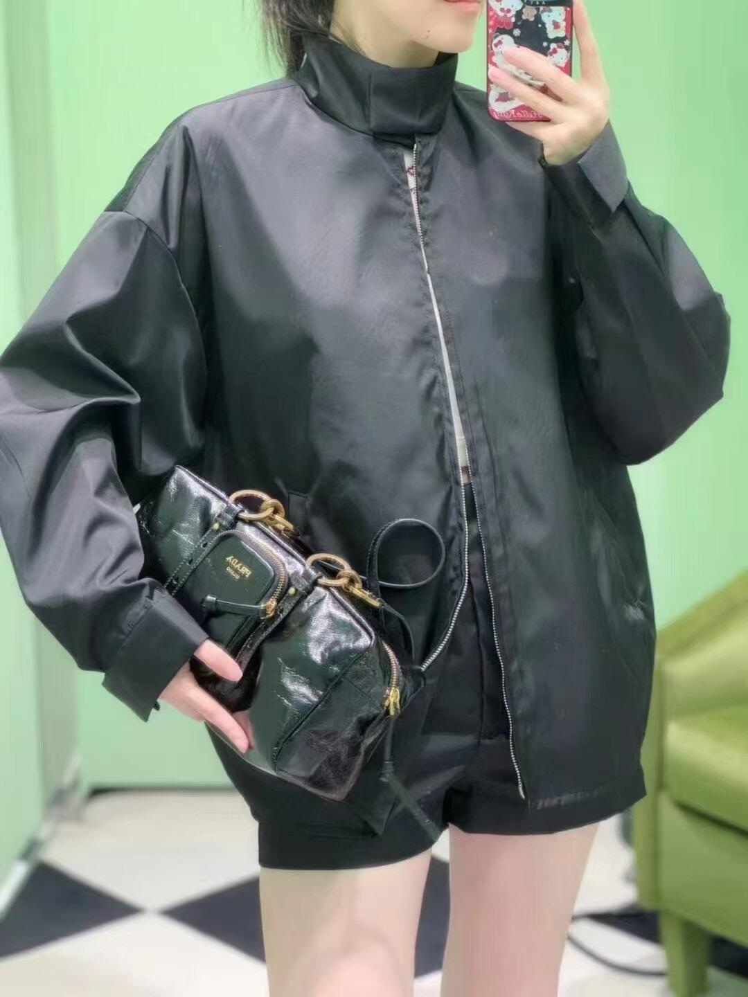 Prada Product _dqMqf8H5IBAqUFcMLYA0dY4hqPupbleb79S1e_Q