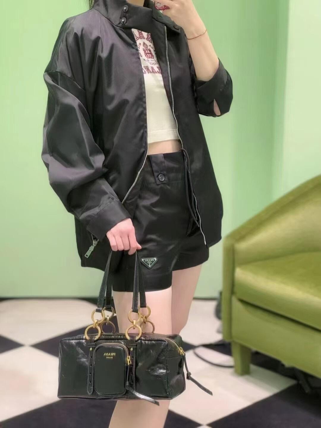 Prada Product _dirqfW7WuBSKXRB6M9-jhynpXcOwLXf5FF8hsfA