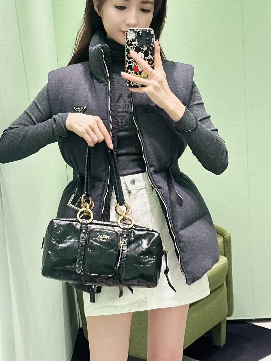 Prada Product _dolqf5PGreVMzisn-u2VOGcUpsedW9G7icowVNA