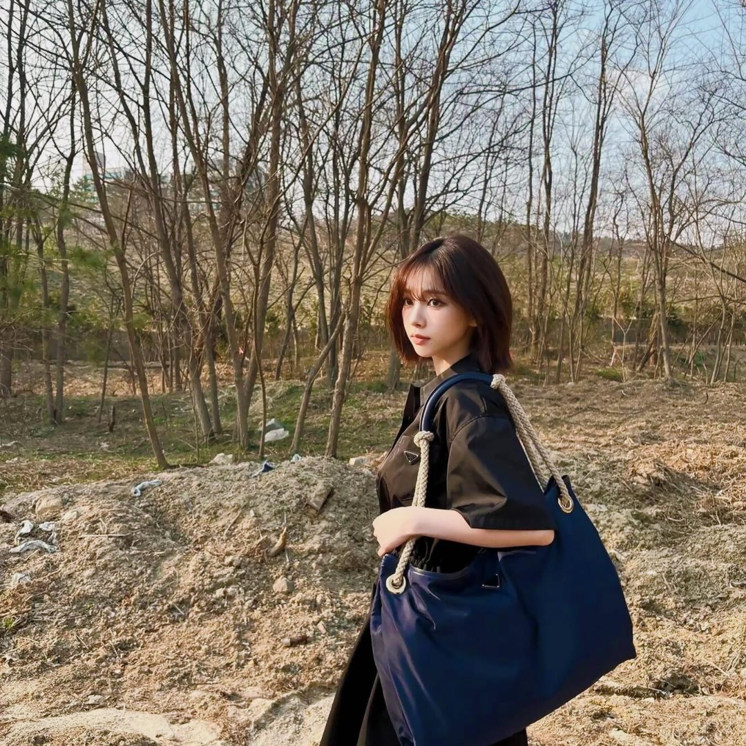 NO:386903,Blue upper body picture, Prada [top original list], prada19860909蓝色上身图,普拉达【顶级原单】,prada,Bag