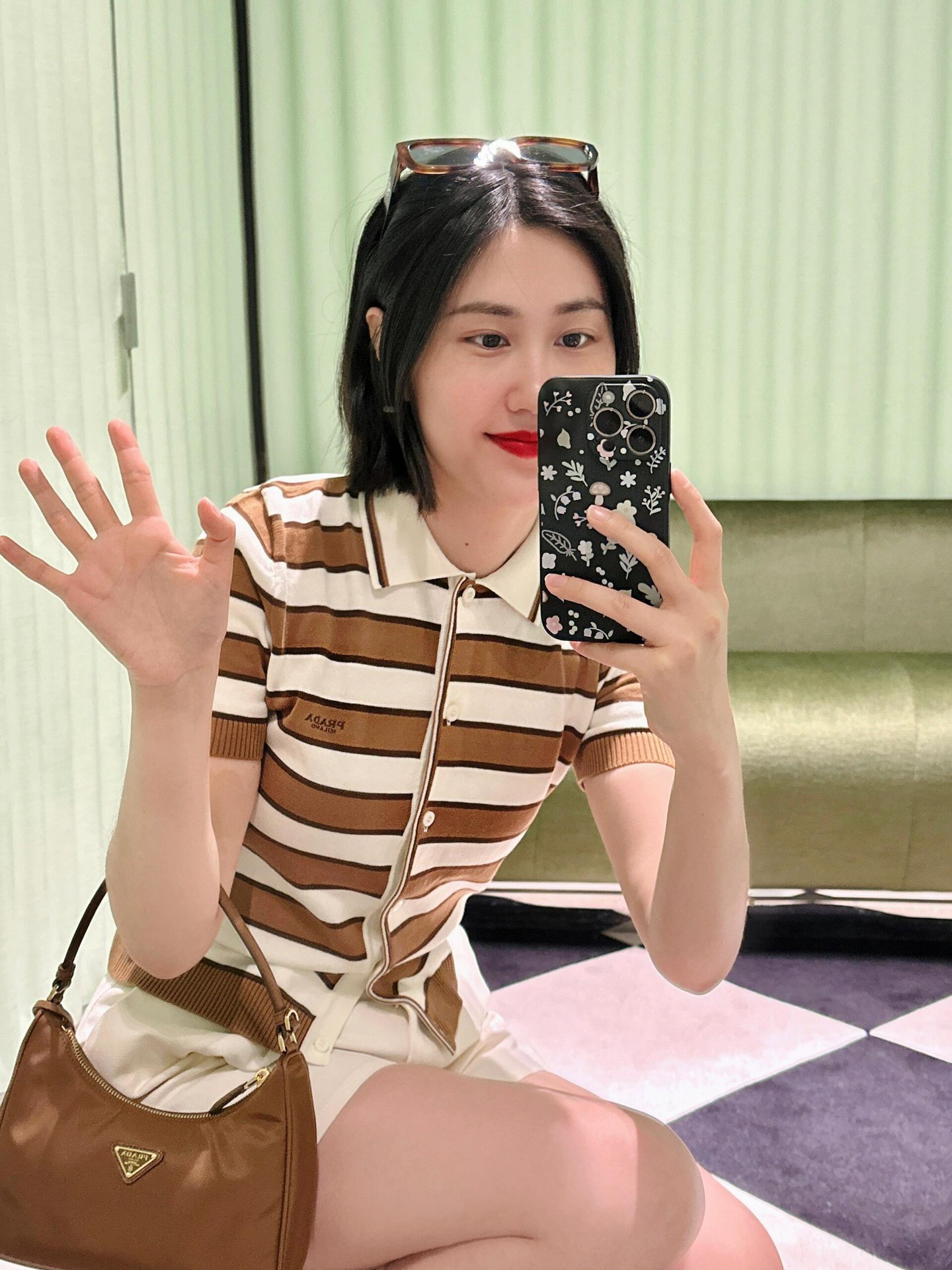 NO:386907,Gold buckle cork color, upper body picture, Prada [top original list], prada19860909金扣软木色,上身图,普拉达【顶级原单】,prada,Bag