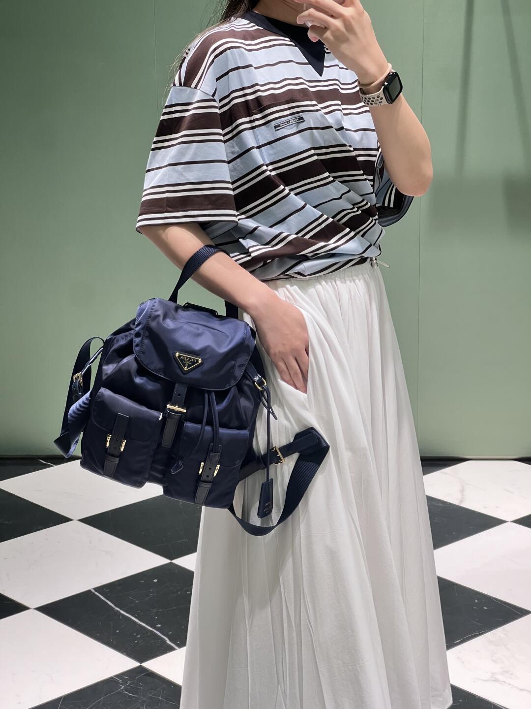 NO:387473,Golden buckle blue, model picture, Prada [top original list], prada19860909金扣蓝色,模特图,普拉达【顶级原单】,prada,Bag