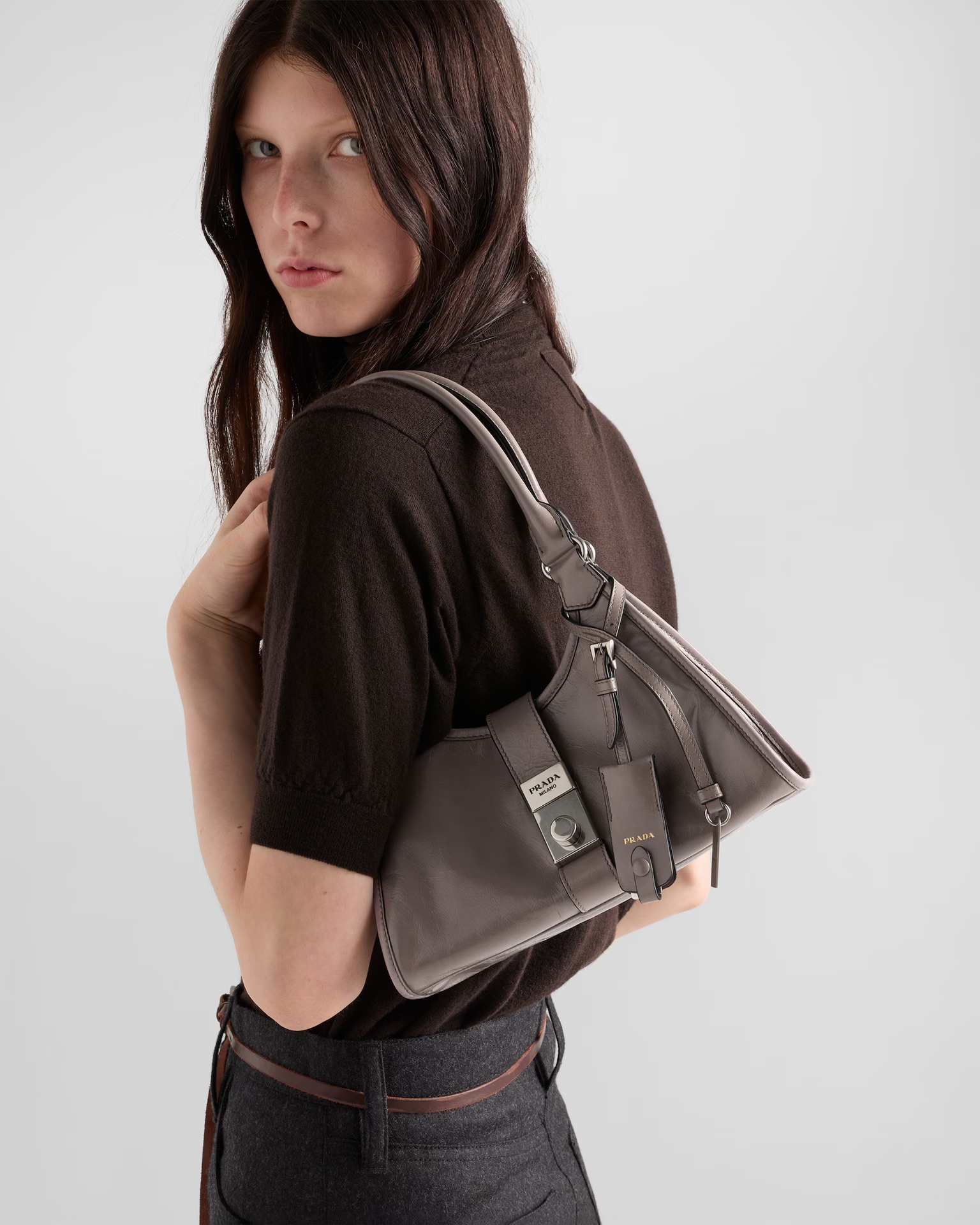 NO:387979,Mini purple gray upper body picture, Prada [top original list], prada19860909Mini紫灰上身图,普拉达【顶级原单】,prada,Bag