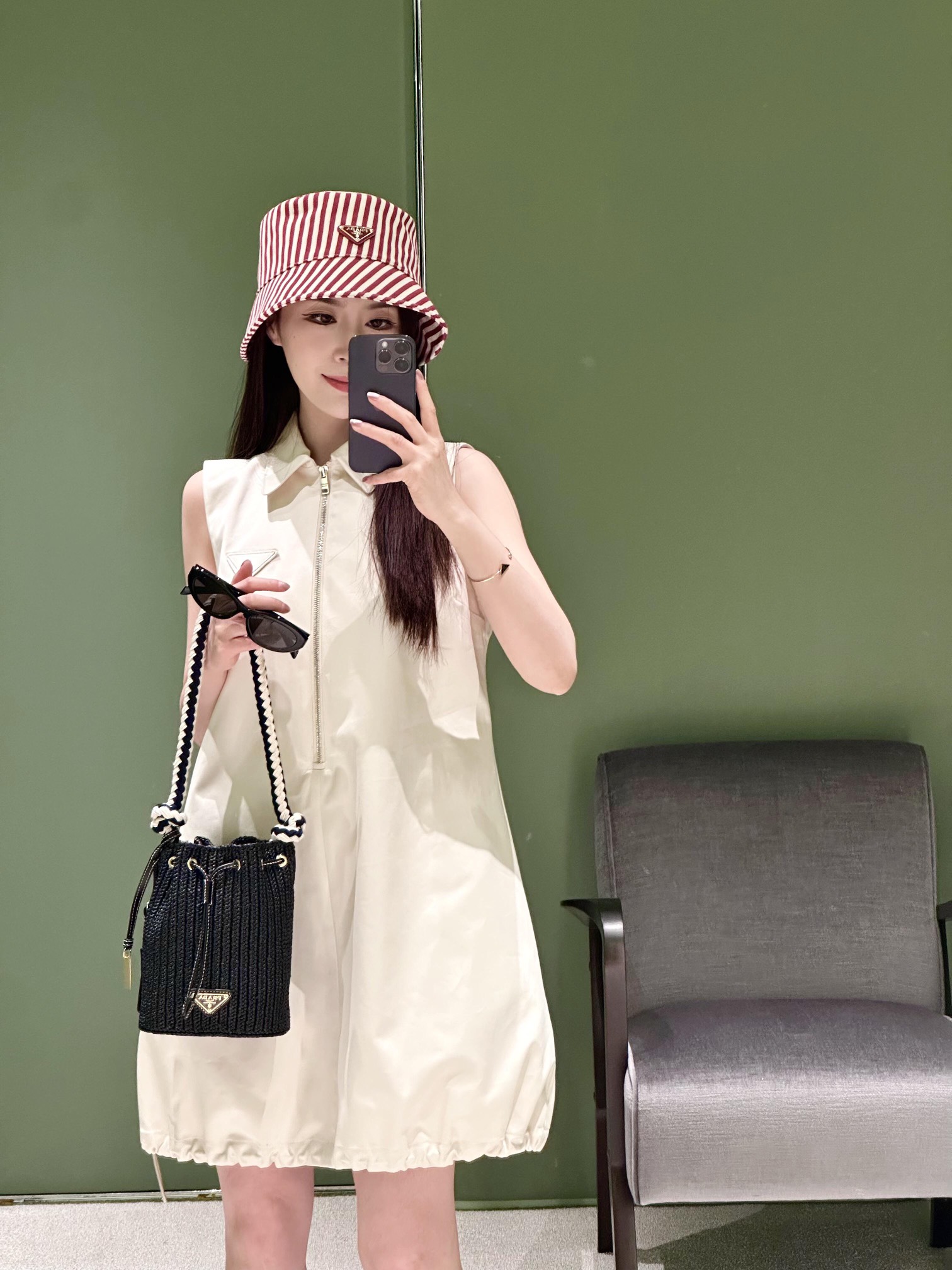 NO:389972,New black upper body picture, Prada [top original list], prada19860909新款 黑色上身图,普拉达【顶级原单】,prada,Bag