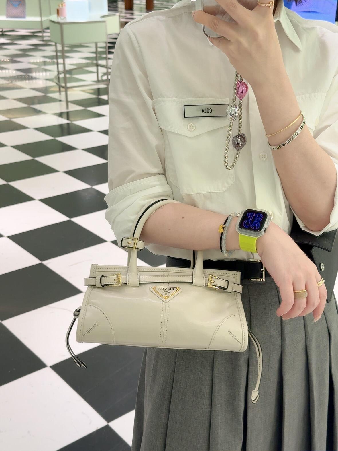 NO:390173,Mini white upper body picture, Prada [top original list], prada19860909迷你白色上身图,普拉达【顶级原单】,prada,Bag