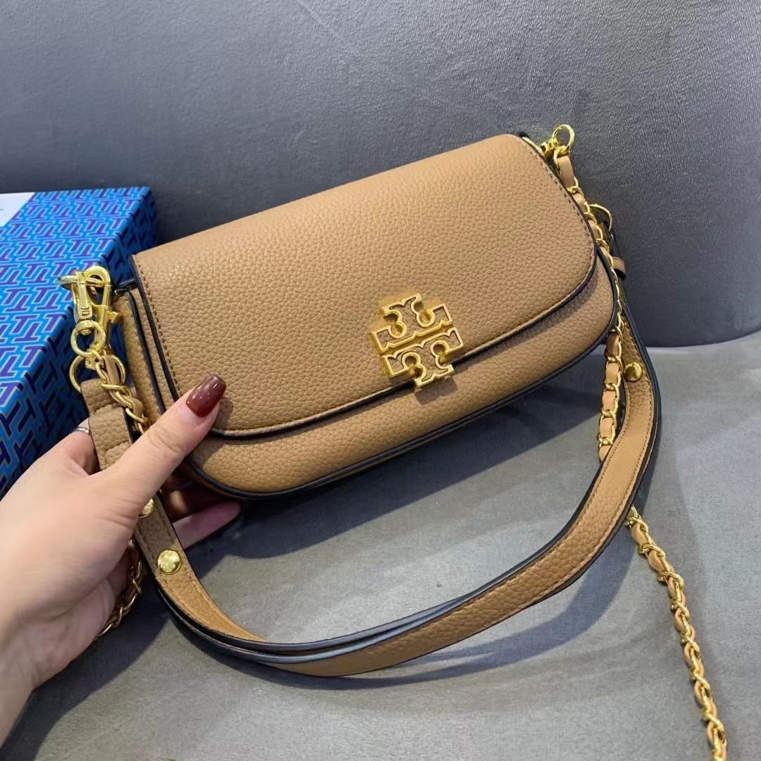 配礼盒🎁TB 托里伯奇 💗💗荔枝纹 TORY BURCH 全新Britten系列腋下包-富有气质与质感的