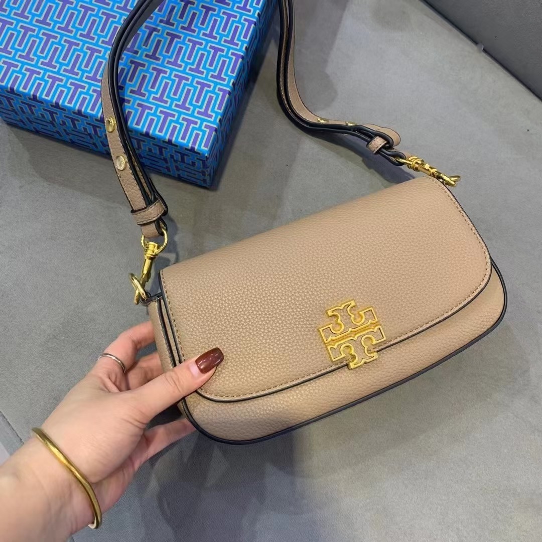配礼盒🎁TB 托里伯奇 💗💗荔枝纹 TORY BURCH 全新Britten系列腋下包-富有气质与质感的