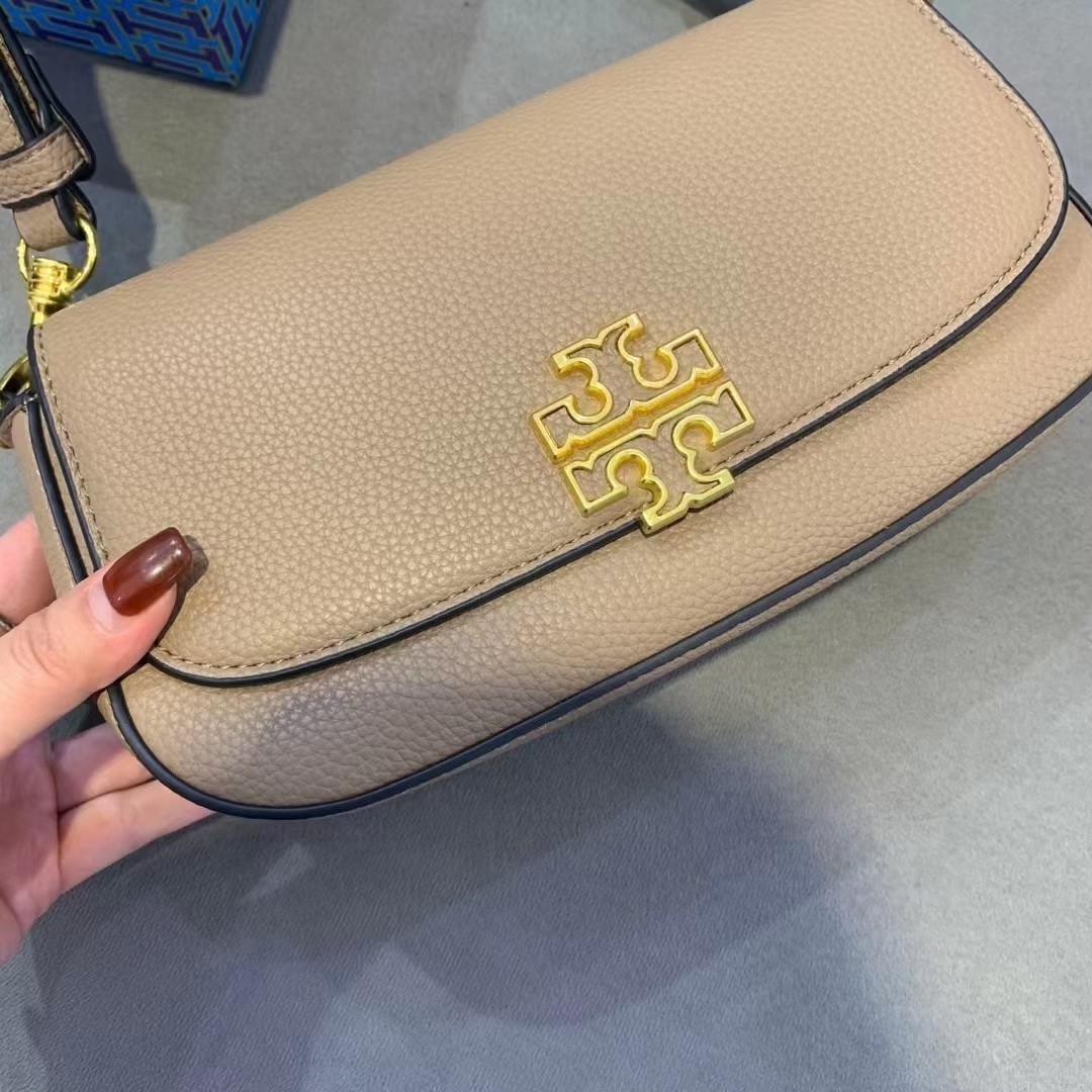 配礼盒🎁TB 托里伯奇 💗💗荔枝纹 TORY BURCH 全新Britten系列腋下包-富有气质与质感的