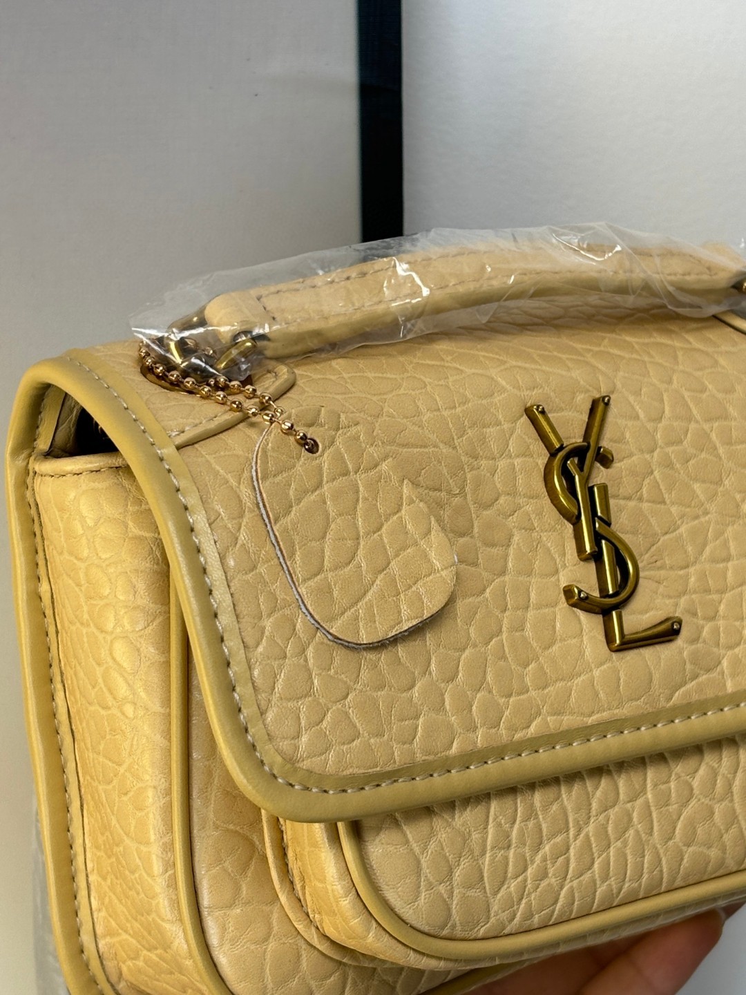 YSL圣罗兰NiKi25春夏新款细腻的粒面牛皮 自然皮料纹路 不易产生划痕超级的复古感 低调松弛随性古力