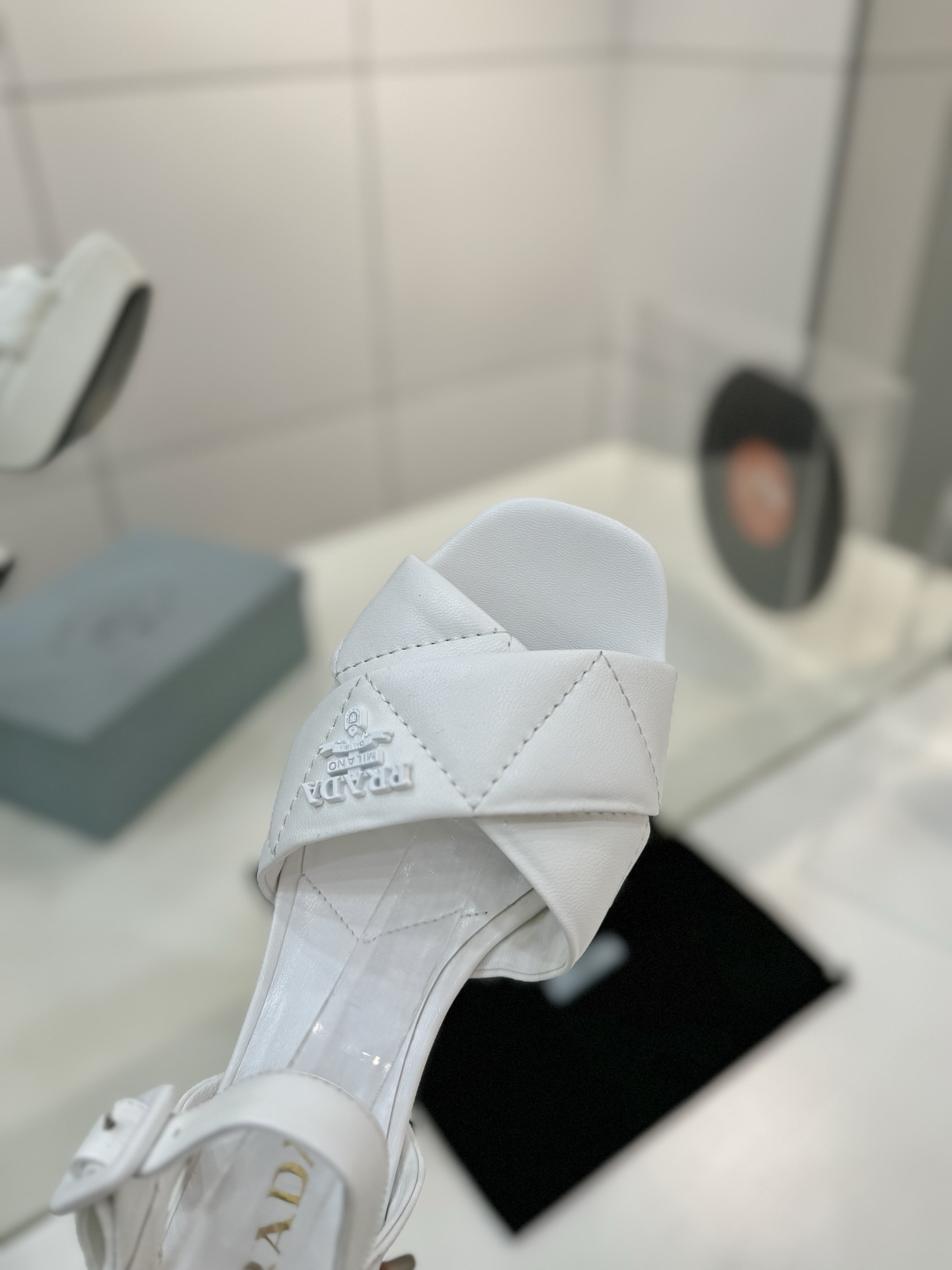 “New Embroidered Sandals Series with Roman Thick Style, 3cm Front Height, 8.5cm High, 35-40 Coders” - 图片 5